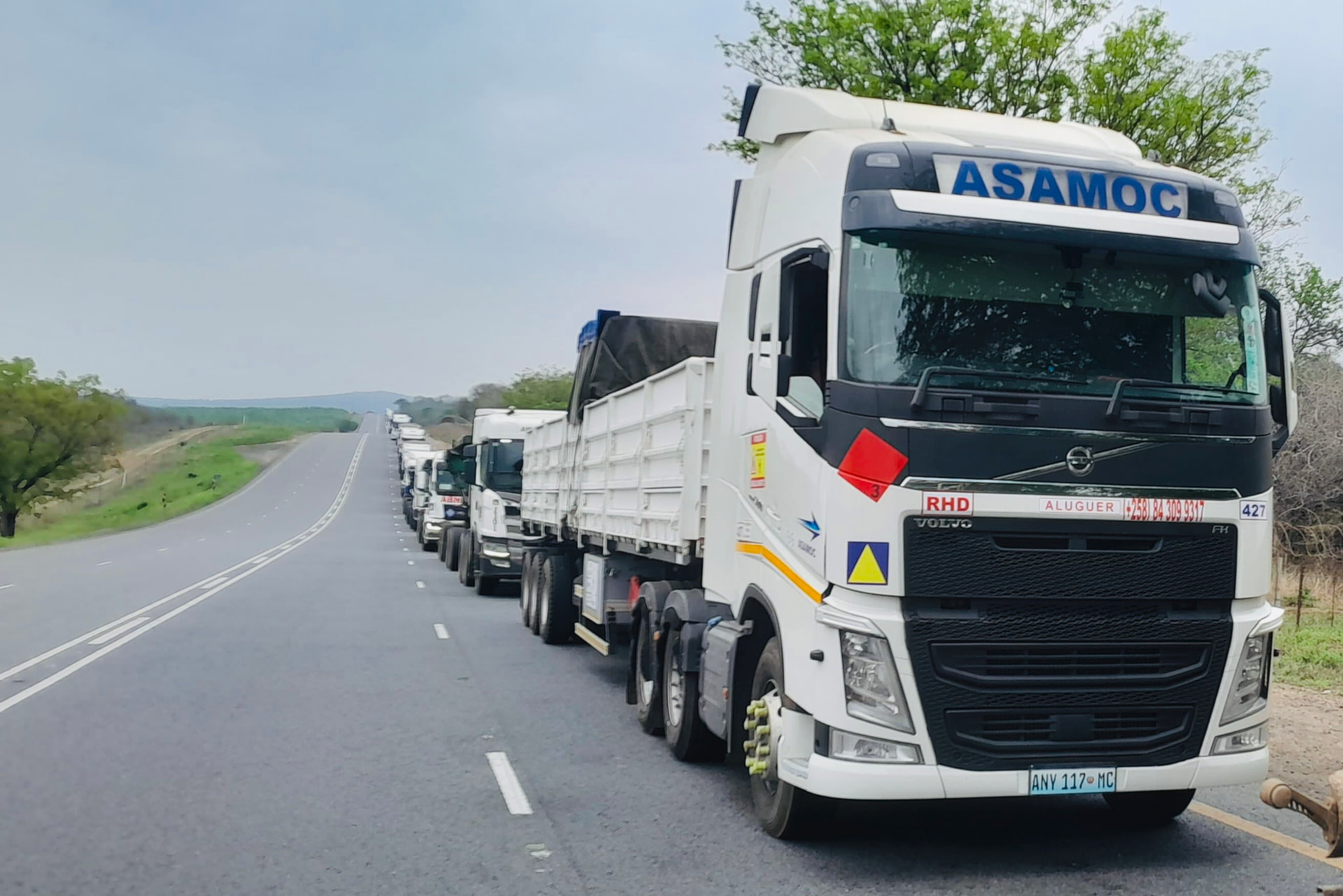 Convoi de camiões ASAMOC em estrada